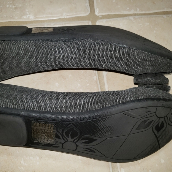 Flats - Picture 3 of 3